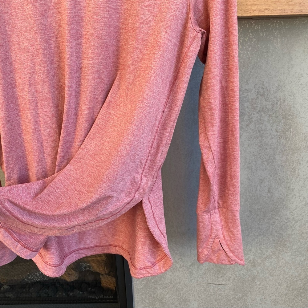 Athleta up-tempo long sleeve shirt, Size M - Picture 5 of 9